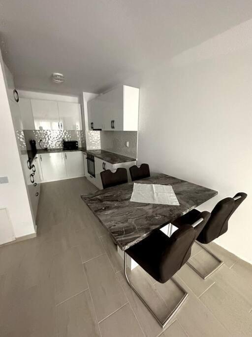 Central River Apartment Κλουζ-Ναπόκα Εξωτερικό φωτογραφία