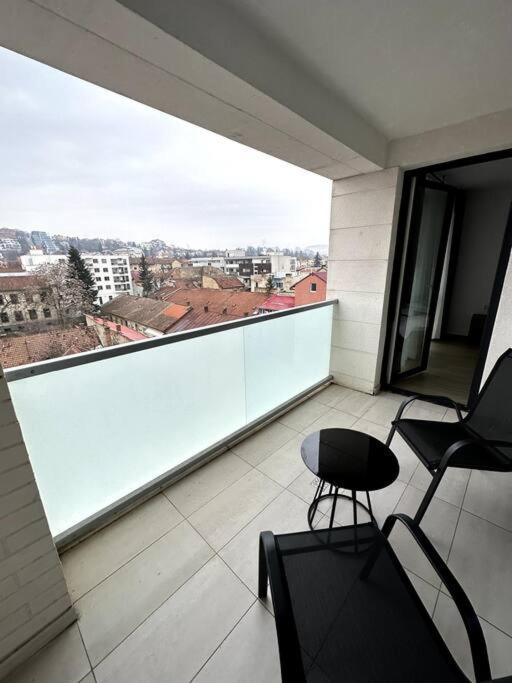 Central River Apartment Κλουζ-Ναπόκα Εξωτερικό φωτογραφία